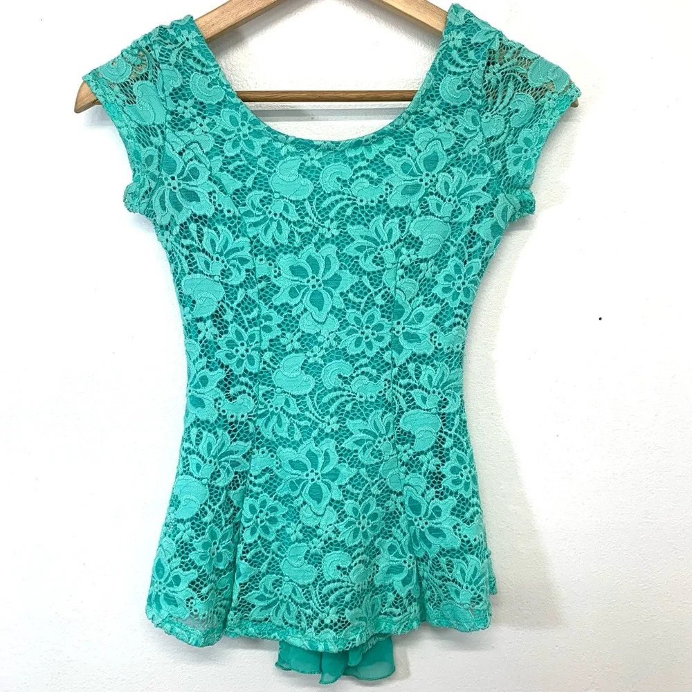 Vintage Y2K Womans Crochet Top Small Green Floral Sheer‎ Lace Flowy Fairy Boho